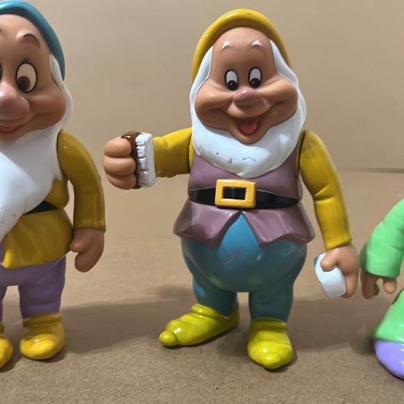 Disney Snow White Dwarfs - Picture 4 of 10